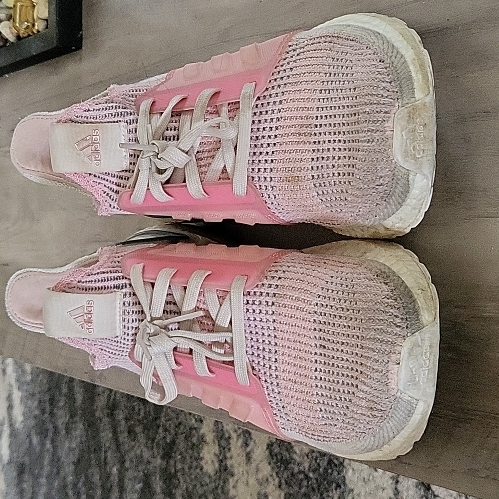 Sneakers - Picture 2 of 5